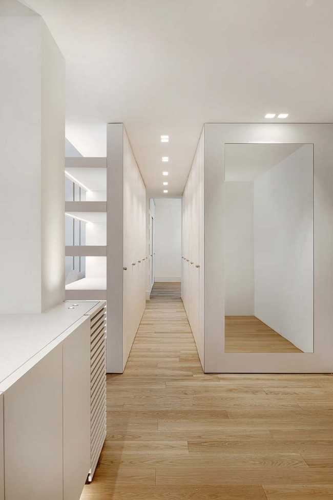 Blanc sublime et continuité spatiale: appartement Galleria Cavour