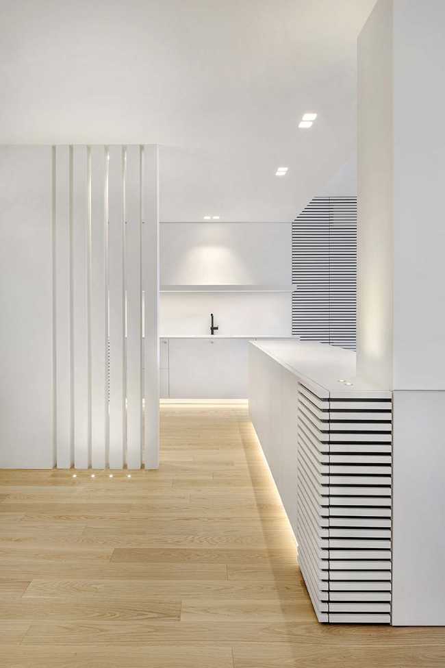 Blanc sublime et continuité spatiale: appartement Galleria Cavour