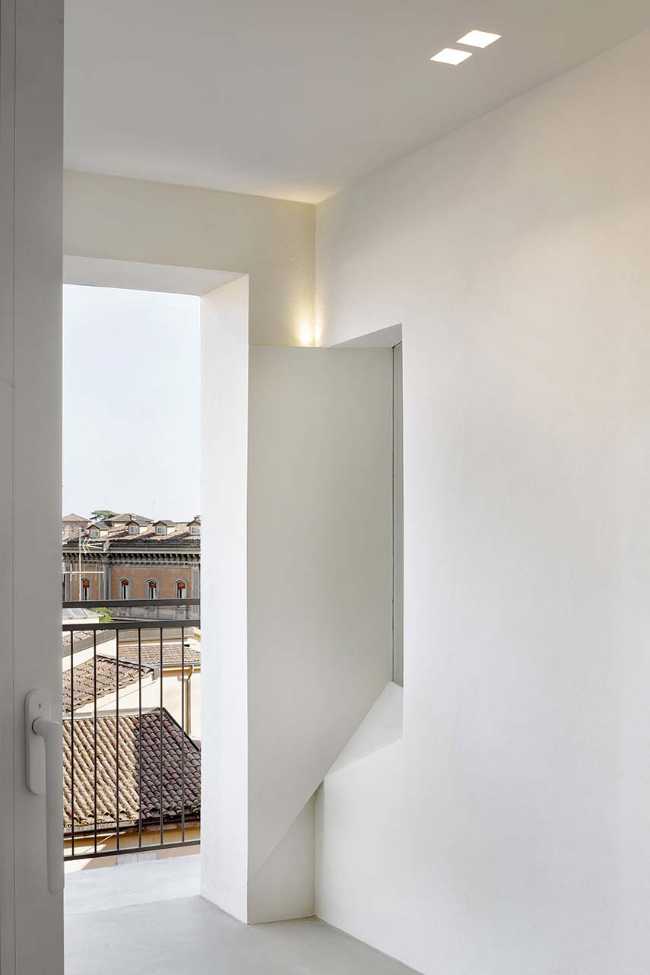 Blanc sublime et continuité spatiale: appartement Galleria Cavour