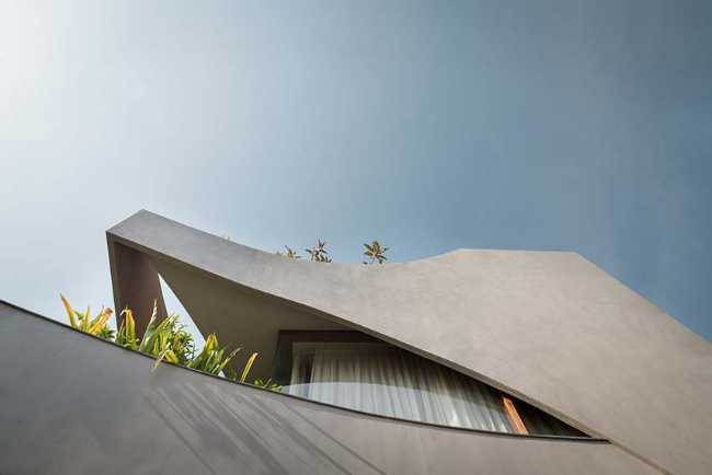 An architectural sculpture creates new views of living: the K Home
