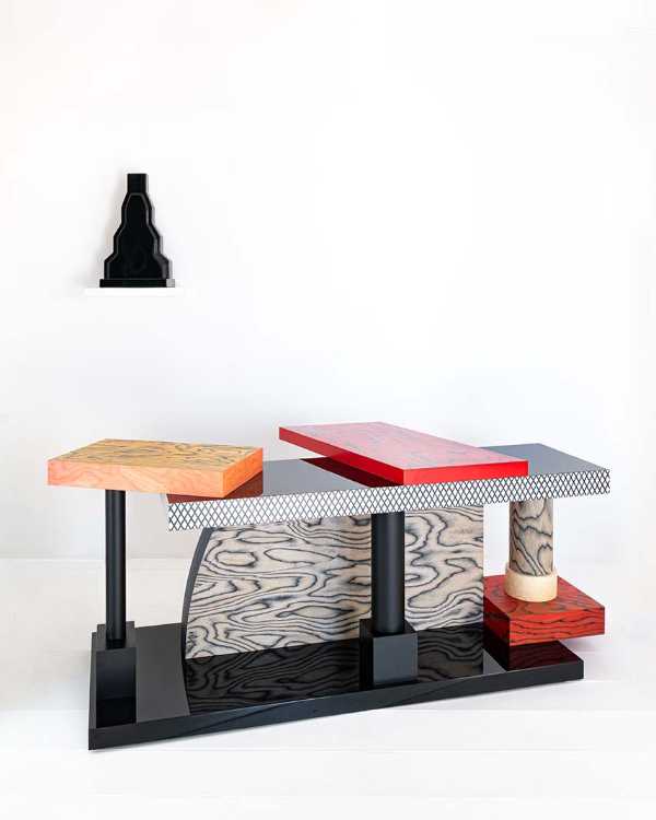 Diseño, luz y espiritualidad. Ettore Sottsass en exhibición.