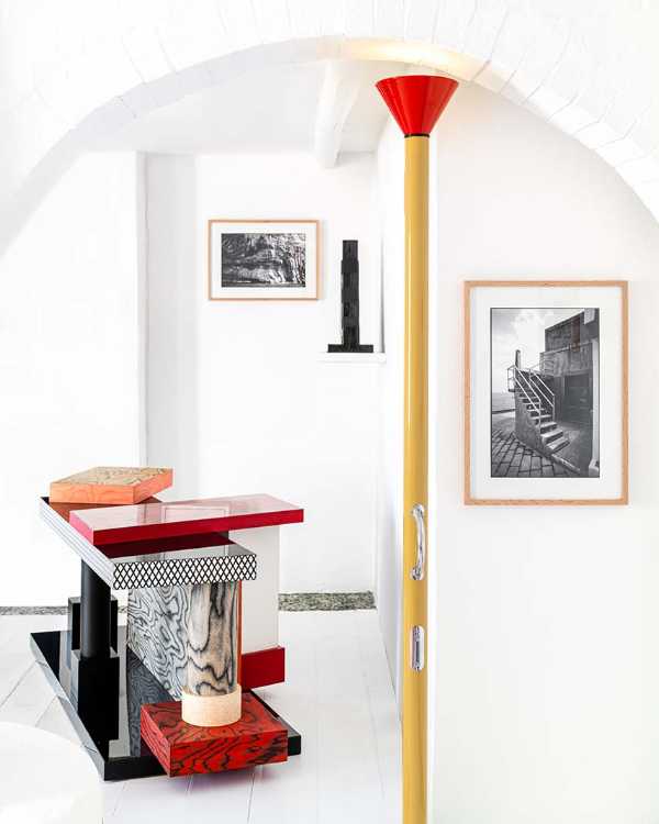 Diseño, luz y espiritualidad. Ettore Sottsass en exhibición.