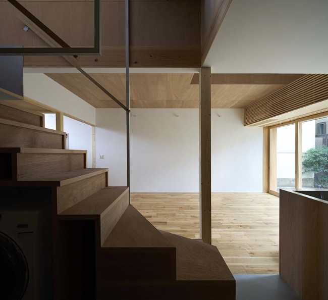 Japanese tradition and contemporary fluidity. House in Hanazono