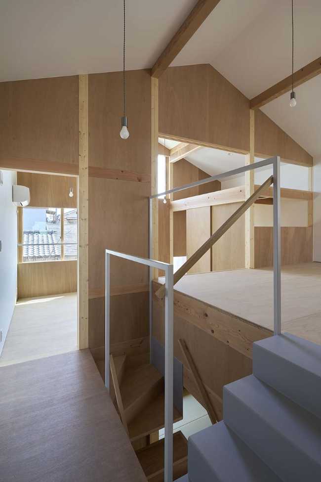 Japanese tradition and contemporary fluidity. House in Hanazono