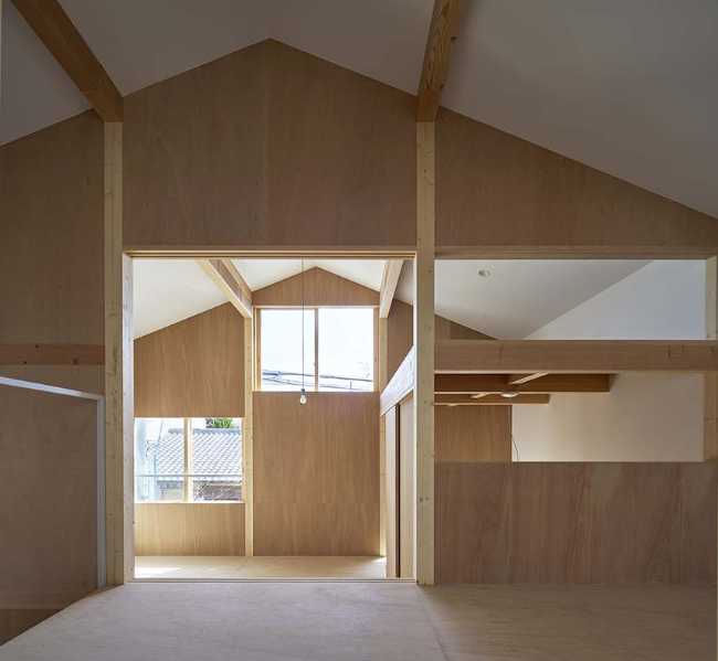 Japanese tradition and contemporary fluidity. House in Hanazono