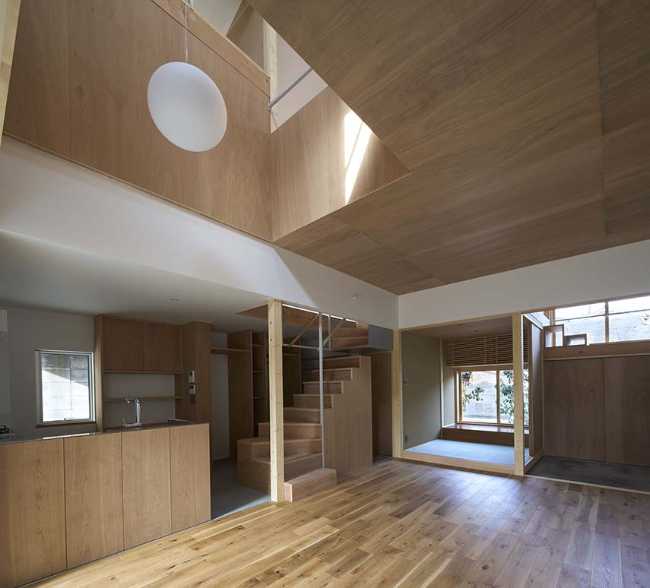 Japanese tradition and contemporary fluidity. House in Hanazono