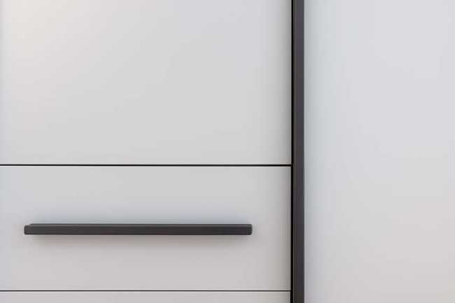 Rénovation appartement à Milan: linéarité et transparence suspendue