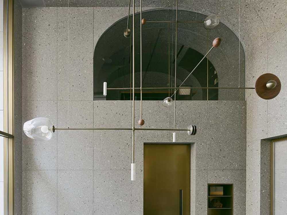 Residential building in Zhishan: archetypal forms and precious materials