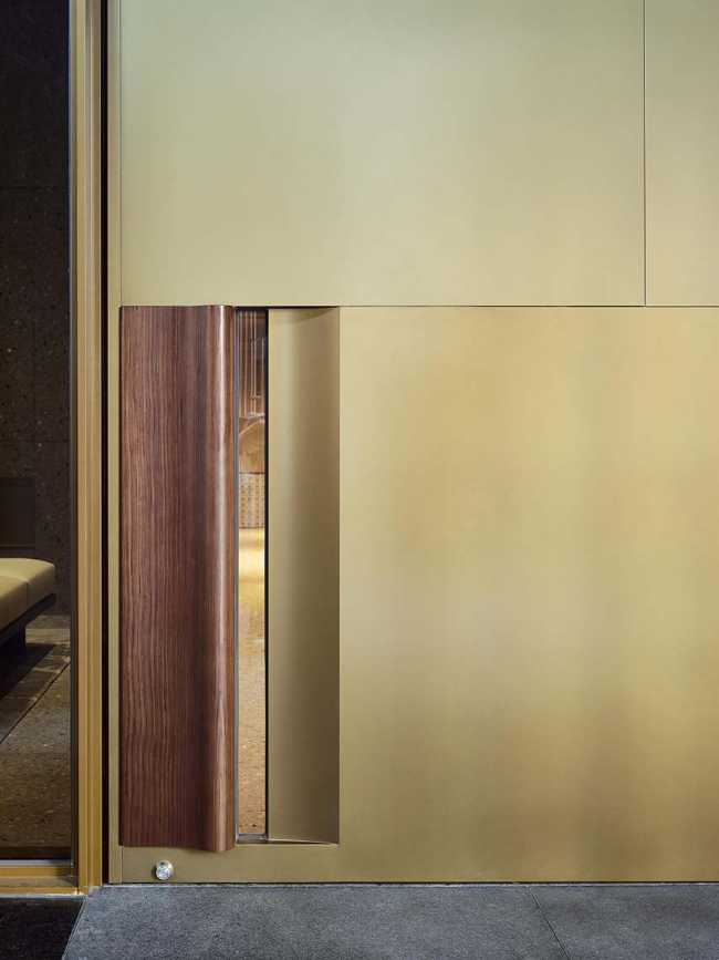 Residential building in Zhishan: archetypal forms and precious materials