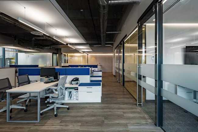 Uffici Hines a Guadalajara in connessione con la hall e l’esterno