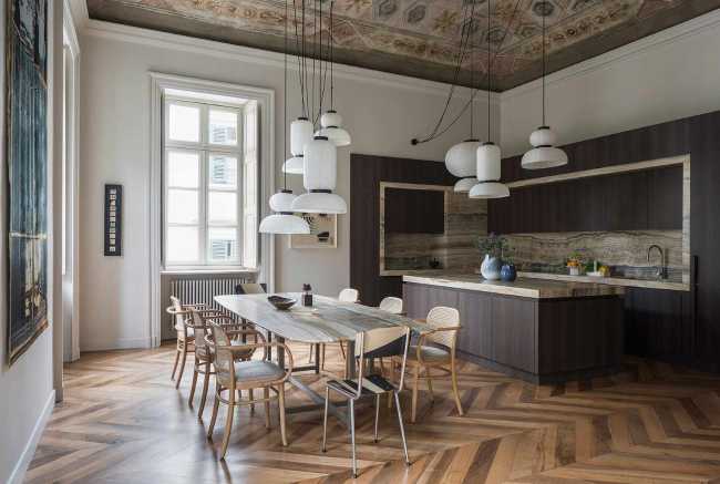 Apartamento SL, los detalles de la restauración de lujo en un edificio protegido.