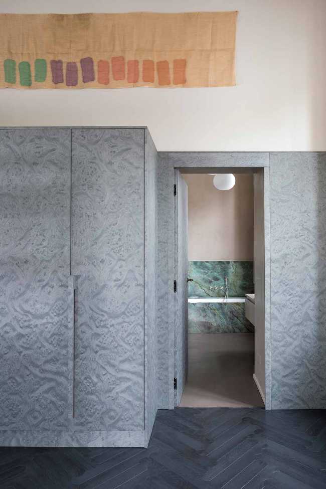 Apartamento SL, los detalles de la restauración de lujo en un edificio protegido.