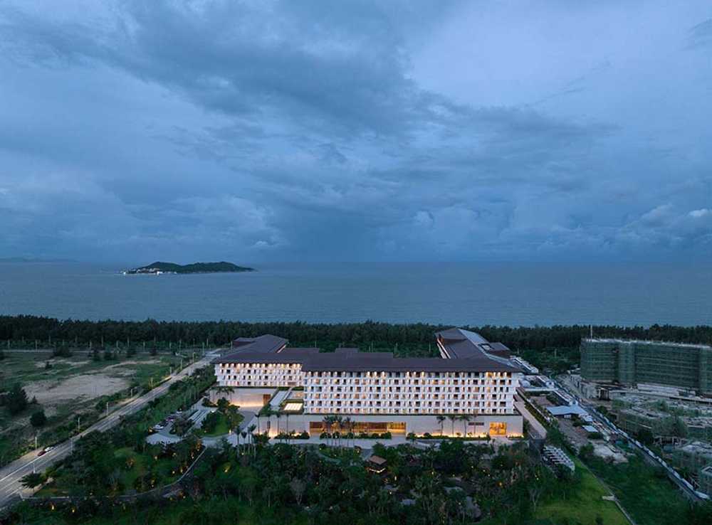 Walled City Sanya: bien-être entre lumière et matière