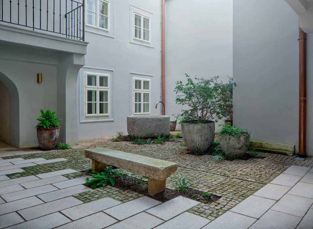 Cenicienta en Praga, el renacimiento de Seventh House en el corazón de Praga.