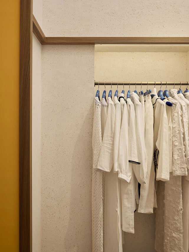 Light, matter, identity: the new boutique Safira Milano