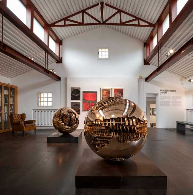 Arnaldo Pomodoro among Places, Memories, and Visionary Projects