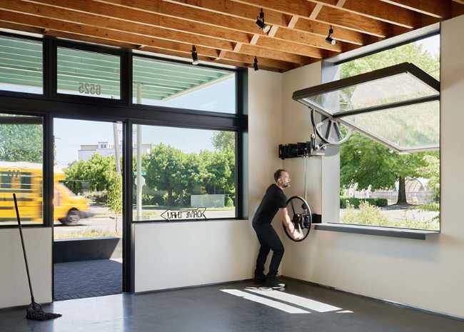 Una stazione di servizio diventa parco e centro culturale