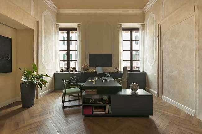 Contemporaneidad delicada para la recuperación de Palazzo Carbotti en Verona