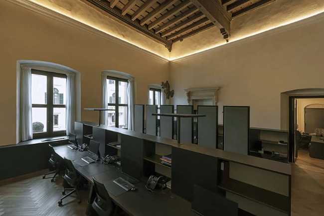 Contemporaneidad delicada para la recuperación de Palazzo Carbotti en Verona