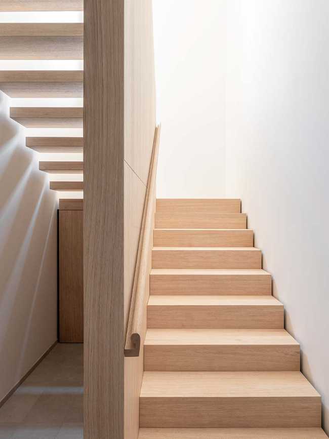 Nature protagonist in the spaces of Casa in Brianza on Como Lake