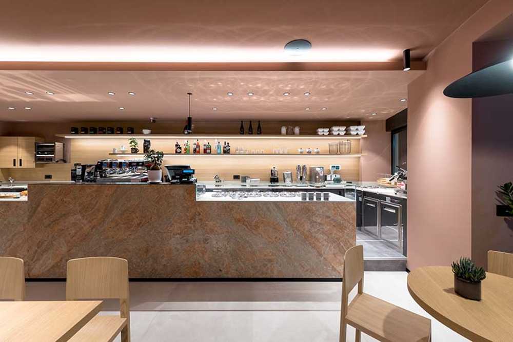 Color y arte para la nueva heladería La Fragola en Sondrio.