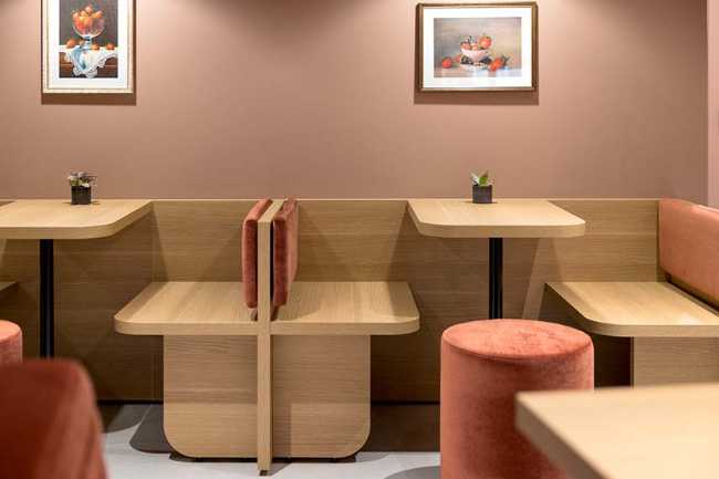 Color y arte para la nueva heladería La Fragola en Sondrio.