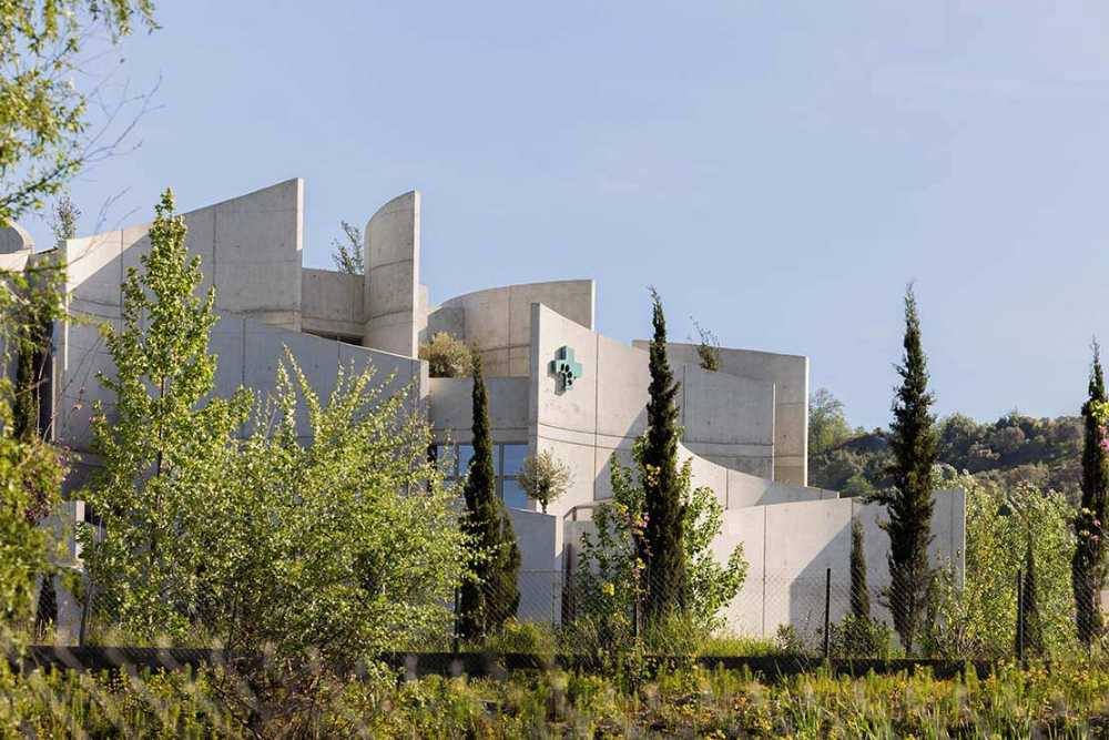 Hôpital vétérinaire de Tirana: sculpture vivante pour la vie