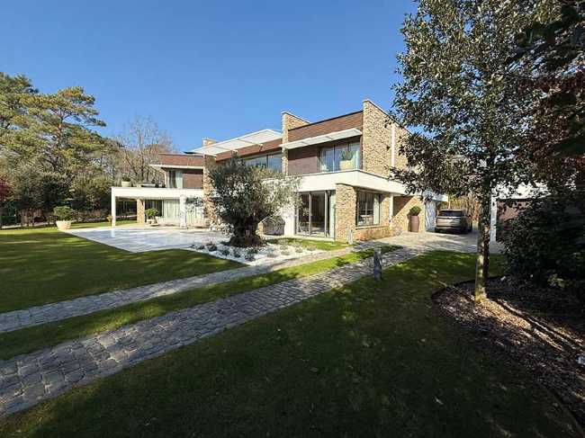 Villa Go Faste, tra natura e contemporaneità