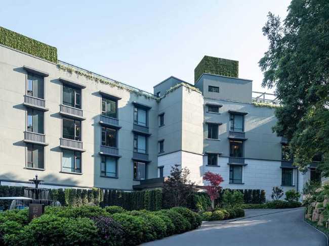 Silk Lakehouse in Hangzhou. Architectural renovation in UNESCO site