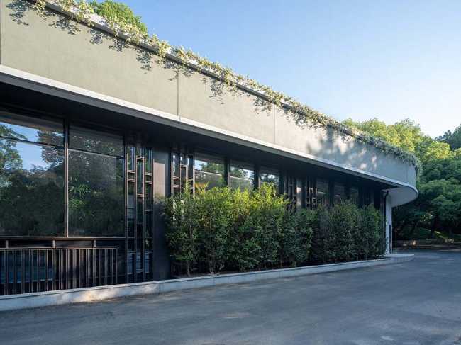 Silk Lakehouse in Hangzhou. Architectural renovation in UNESCO site