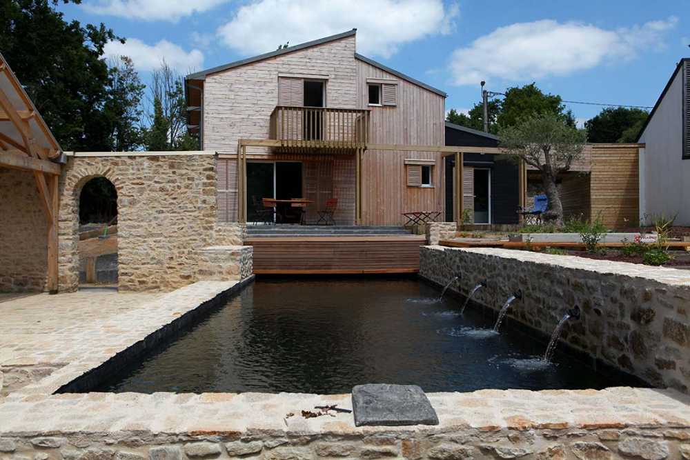Bioclimatic house in Auray: innovating tradition