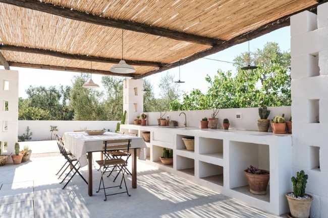 Casa Petra, il minimalismo che accoglie la tradizione