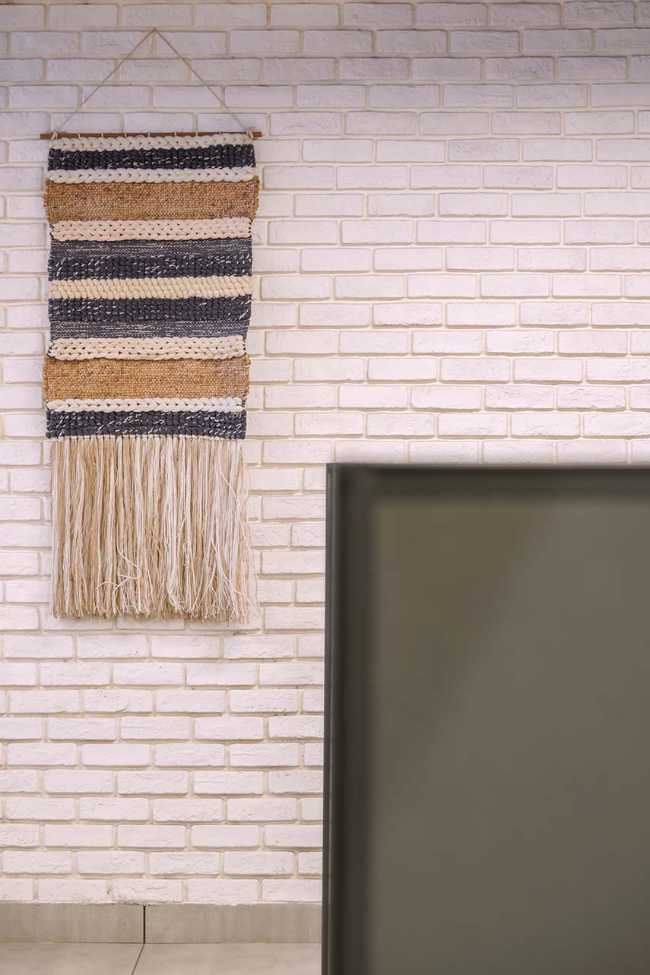 Textile waves. An architectural identity for Handtex Industries.