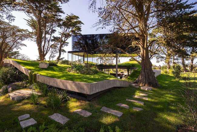 Casa Moro: nature and emptiness compose the form of space