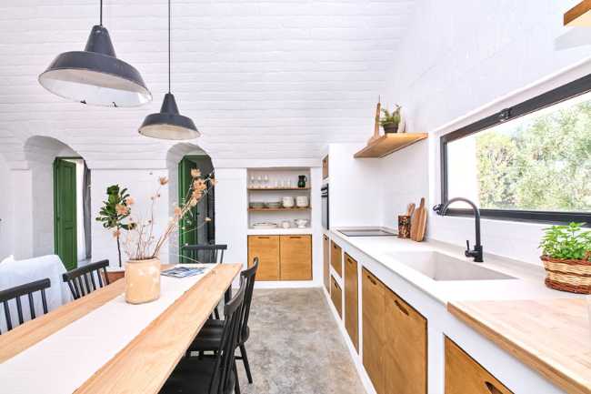 Casa Petra, il minimalismo che accoglie la tradizione