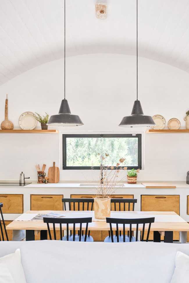 Casa Petra, il minimalismo che accoglie la tradizione