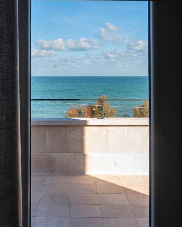 Villa Emy de los años '30 renace como un bed & breakfast con encanto.