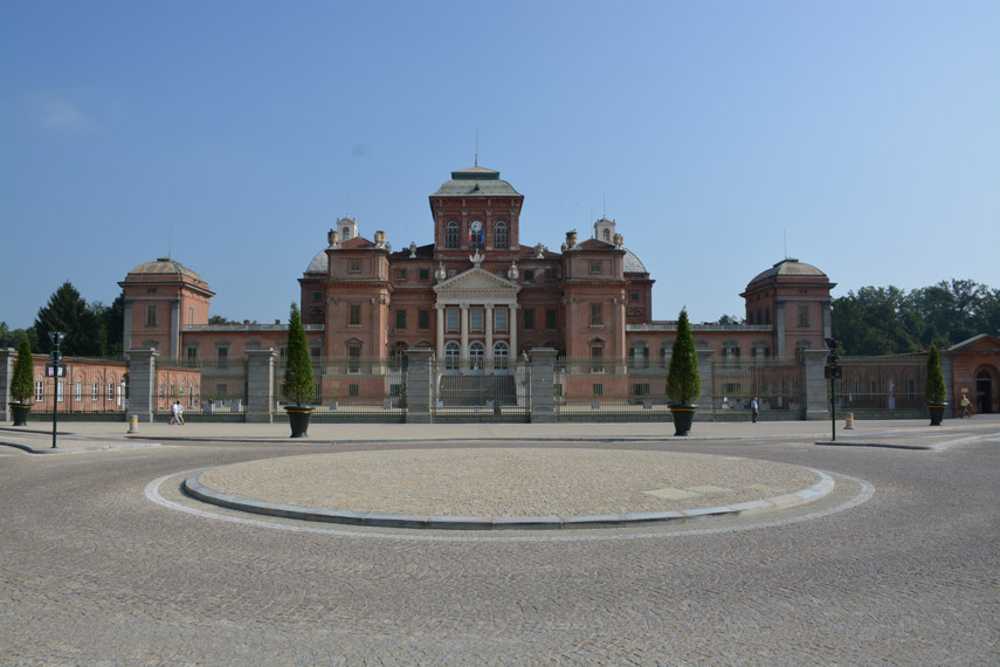 Pavesmac firma la nuova pavimentazione di Piazza Vittorio Emanuele II a Racconigi
