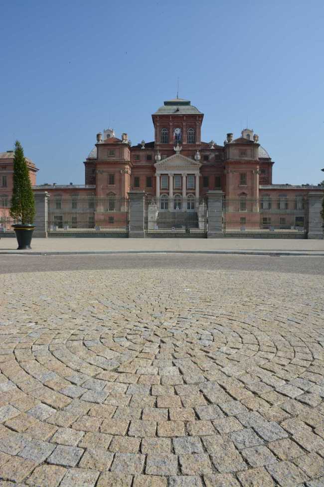 Pavesmac firma la nuova pavimentazione di Piazza Vittorio Emanuele II a Racconigi