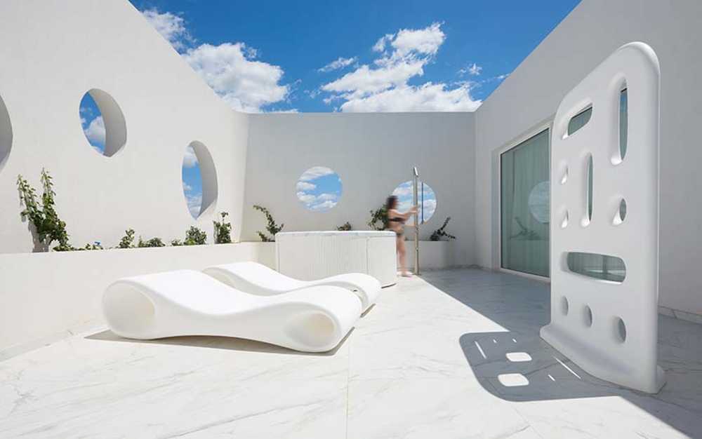 Orange Villa. Living as a poetic gesture