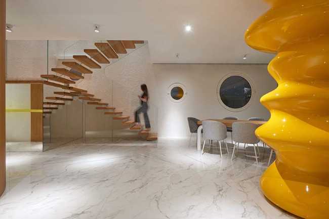 Orange Villa. Living as a poetic gesture