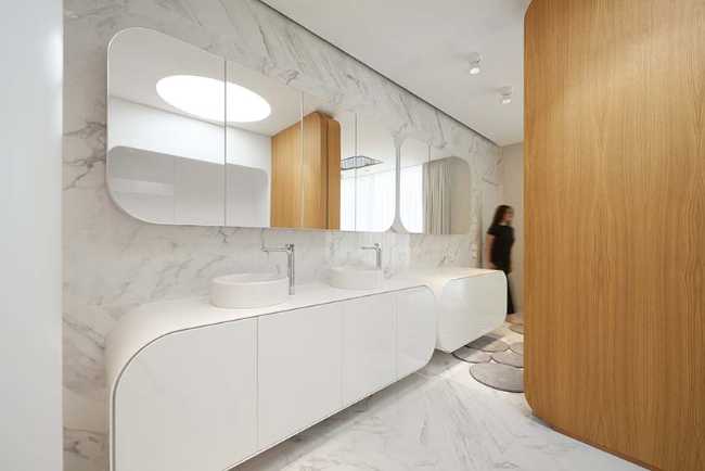 Orange Villa. Living as a poetic gesture