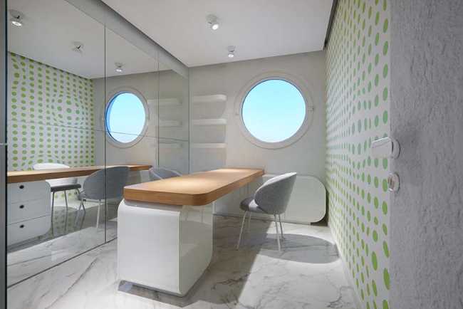 Orange Villa. Living as a poetic gesture