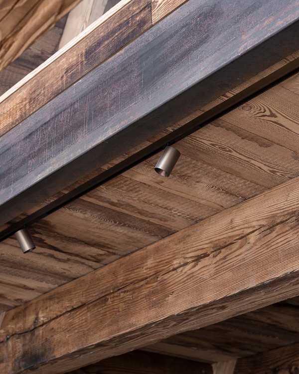 Tra le vette e la luce. Uno chalet che interpreta la montagna