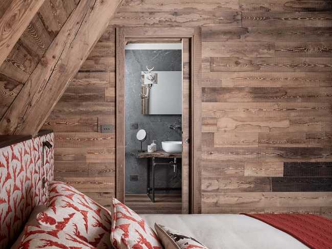 Tra le vette e la luce. Uno chalet che interpreta la montagna