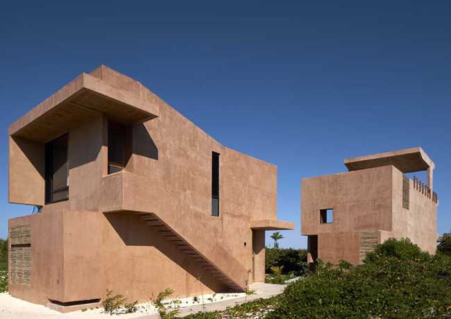 San Bruno Beach House between compositional contrasts and environmental strategies