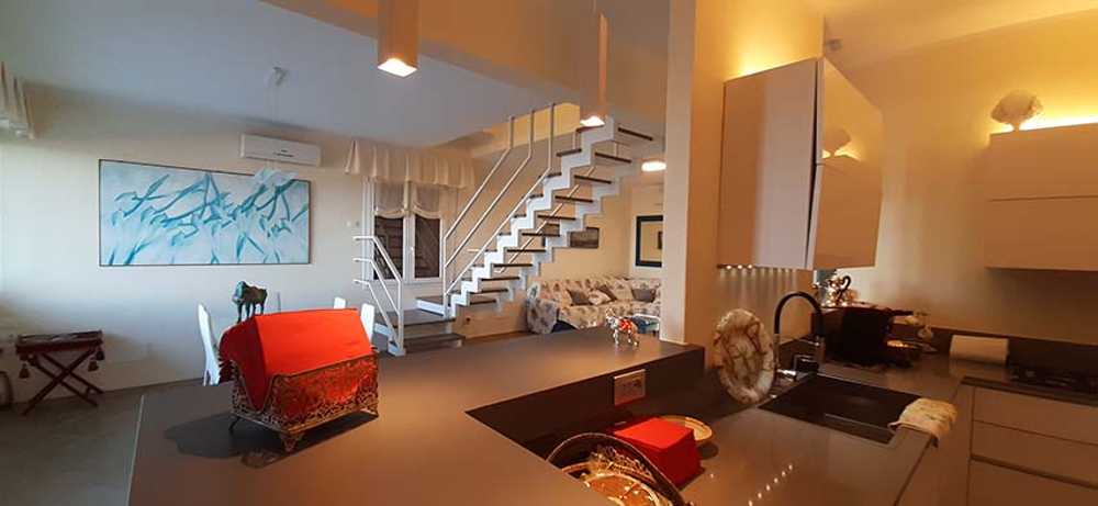 Dos almas, una casa. Armonía y luz en la Isla de Elba.