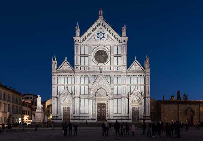 Lighting of the facade of the Basilica of Santa Croce in Florence