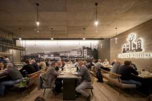 Isolated restaurant with sound-absorbing ceiling panels