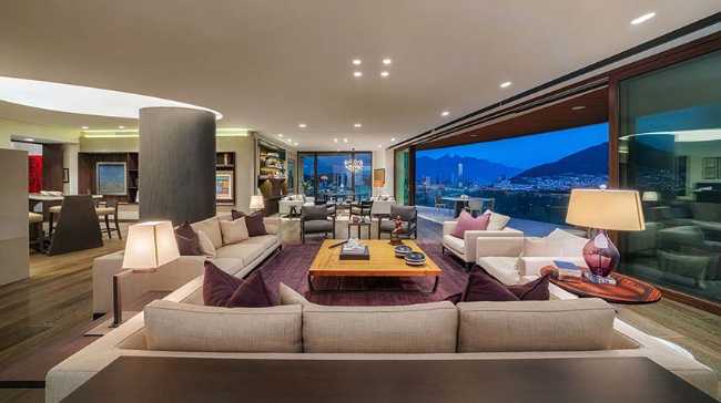 Paredes corredizas: el secreto de los 700 metros cuadrados del Departamento R&J